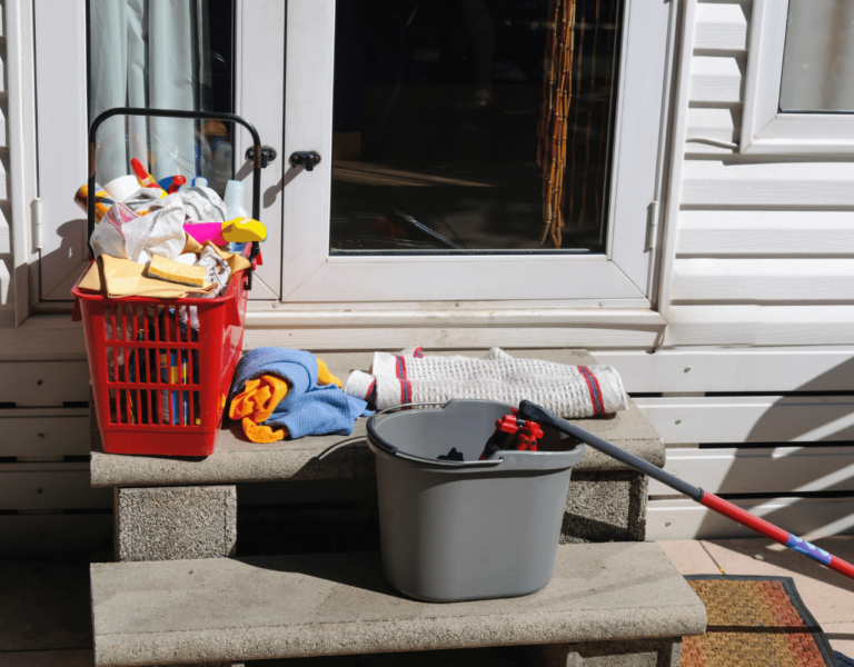 How To Clean A Static Caravan Guide Fast & Easy Tips N.Doe