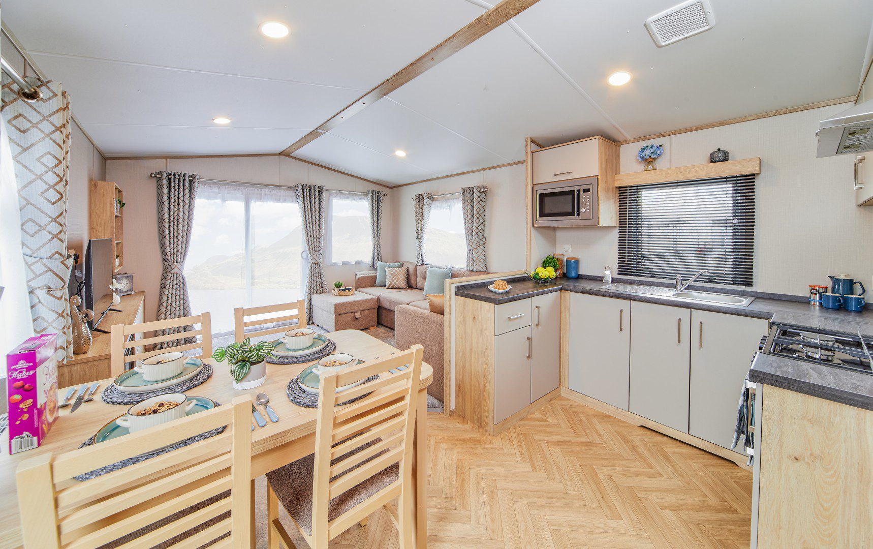 Brand New Carnaby Bayview 28x12ft | Double Glazed, Central Heating - Image 2