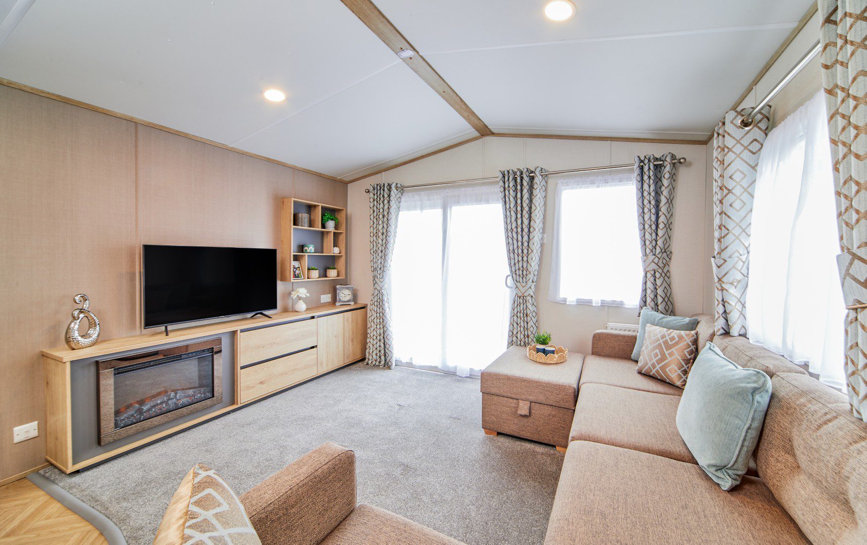 Brand New Carnaby Bayview 28x12ft | Double Glazed, Central Heating - Image 3