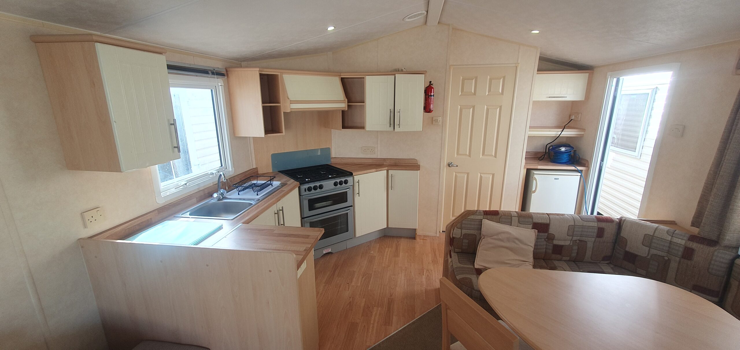 Willerby Richmond 2 bed Double Glazed Static Caravan - Image 2