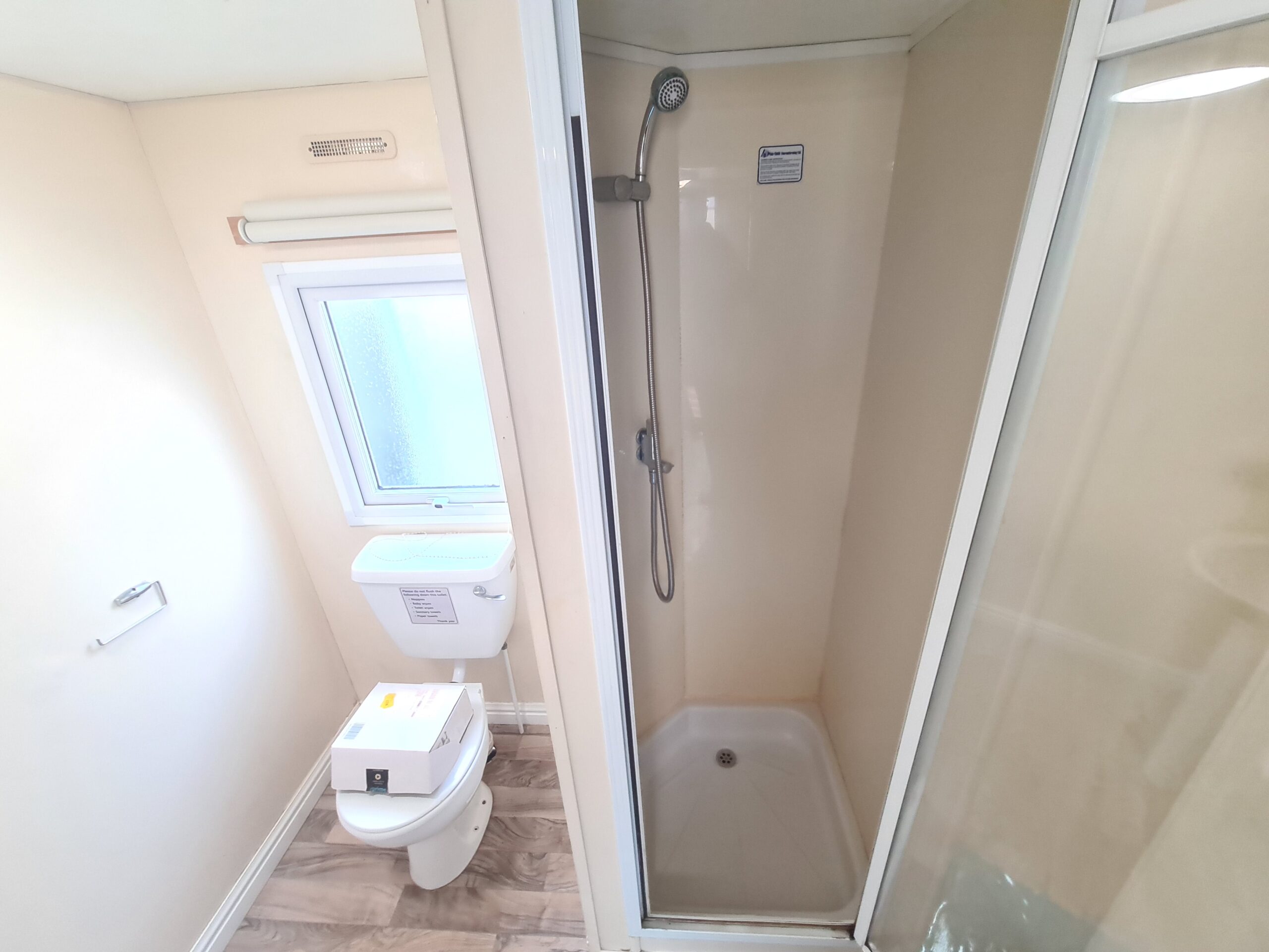 Delta Florida - 35x10ft | 2 bed - Double Glazed & Central Heated - Image 7