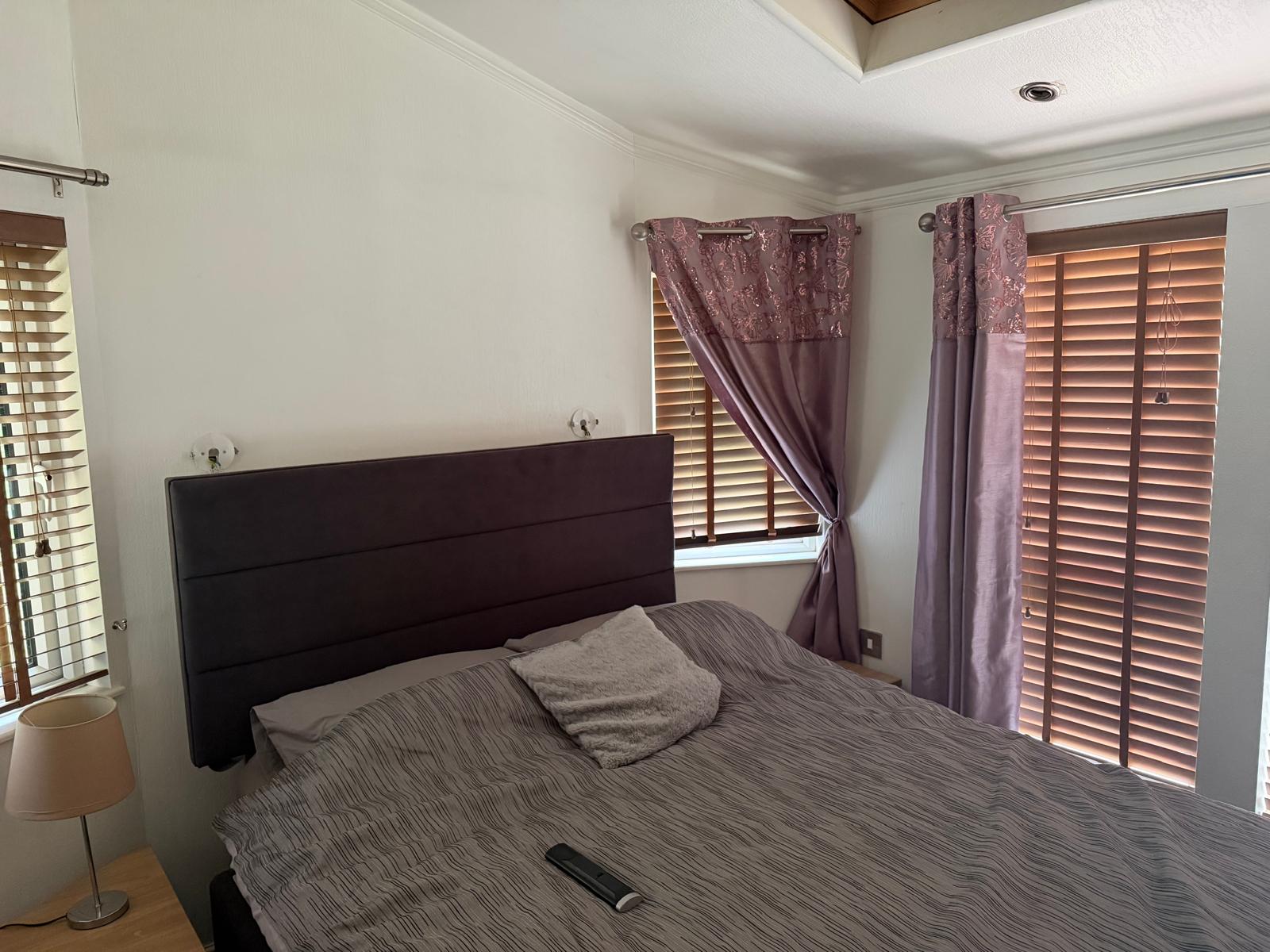 Willerby New England 42x20ft 2 Bed | Double Glazed & Central Heated - Image 9