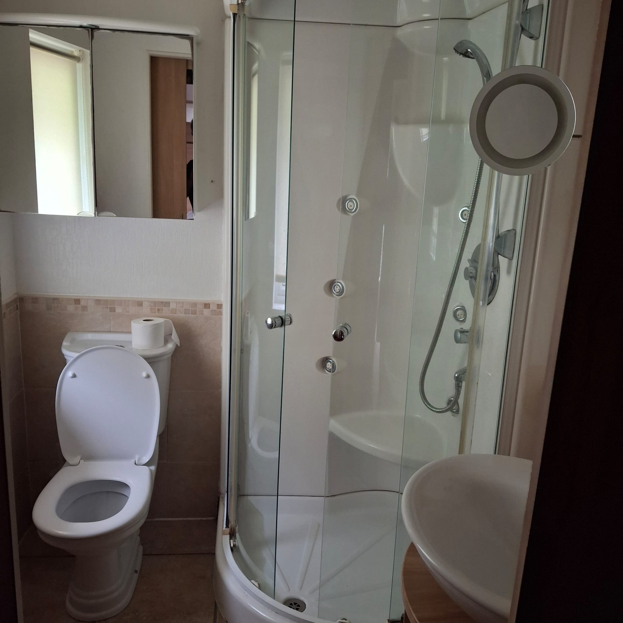 Willerby New England 42x20ft 2 Bed | Double Glazed & Central Heated - Image 6