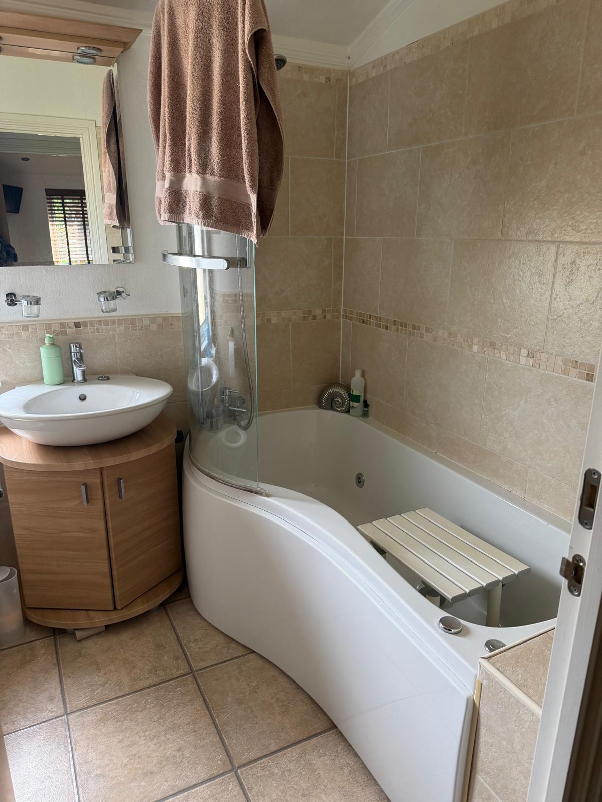 Willerby New England 42x20ft 2 Bed | Double Glazed & Central Heated - Image 8