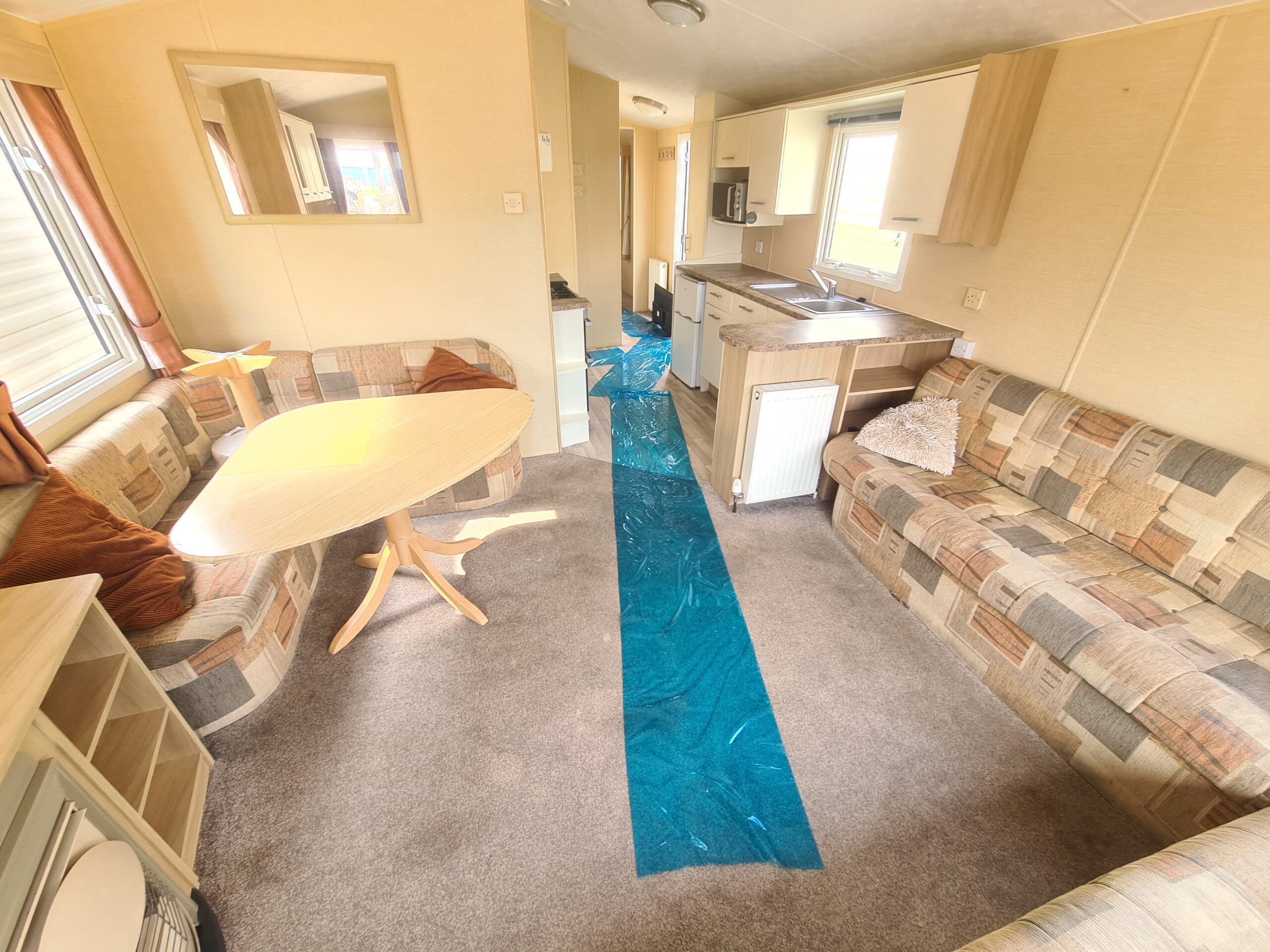 Willerby Rio Gold 36x12ft - Double glazed & central heated - 2 Bed w/ensuite - Image 4