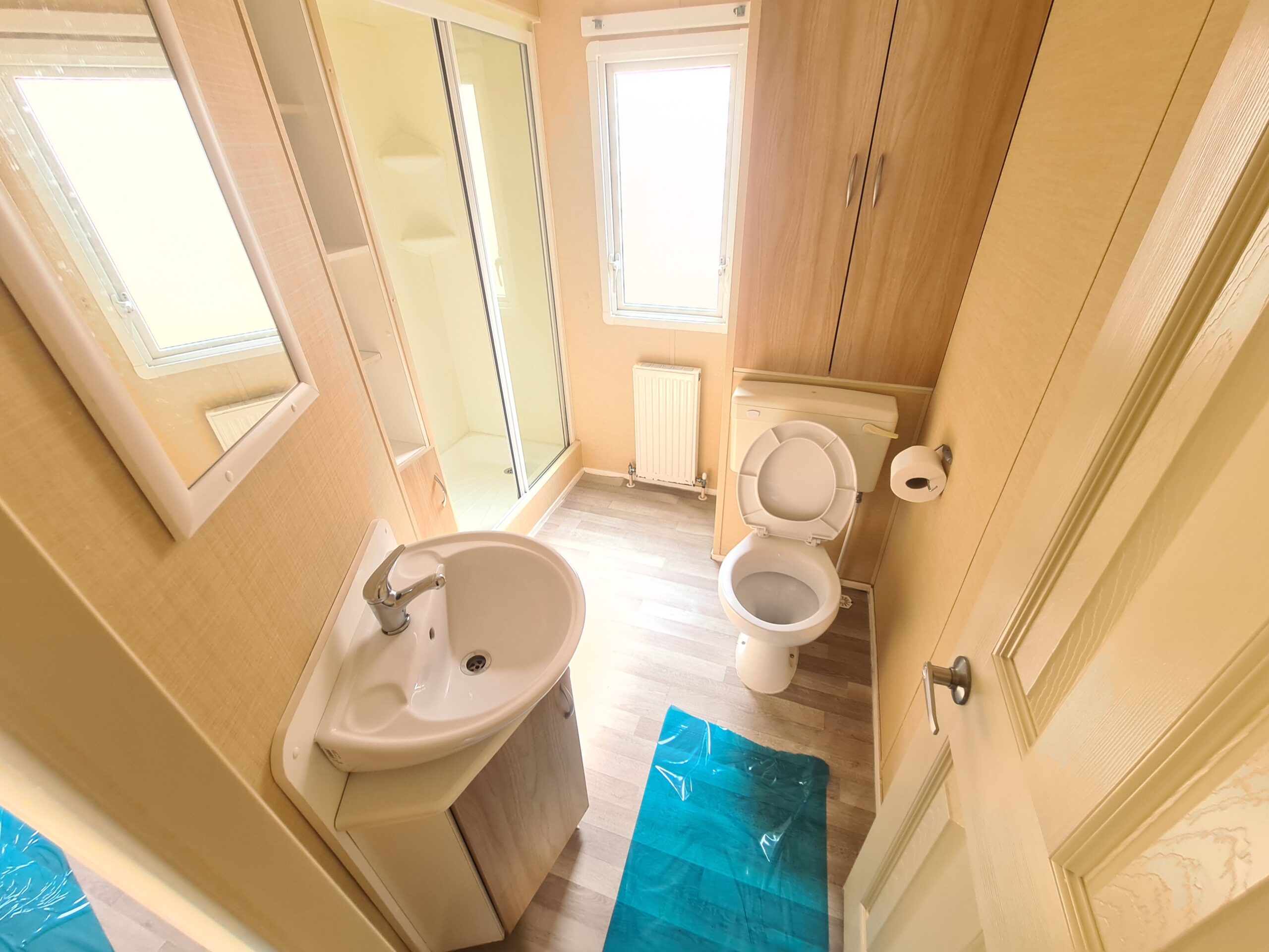 Willerby Rio Gold 36x12ft - Double glazed & central heated - 2 Bed w/ensuite - Image 5
