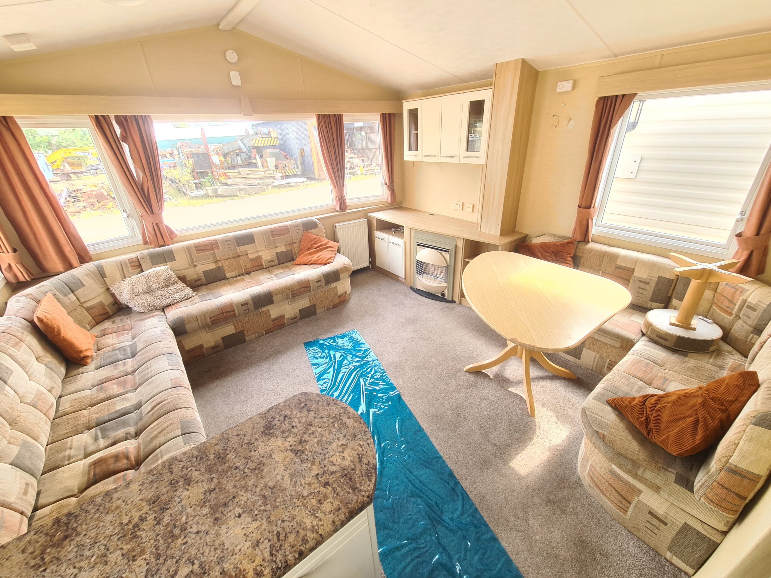 Willerby Rio Gold 36x12ft - Double glazed & central heated - 2 Bed w/ensuite - Image 3