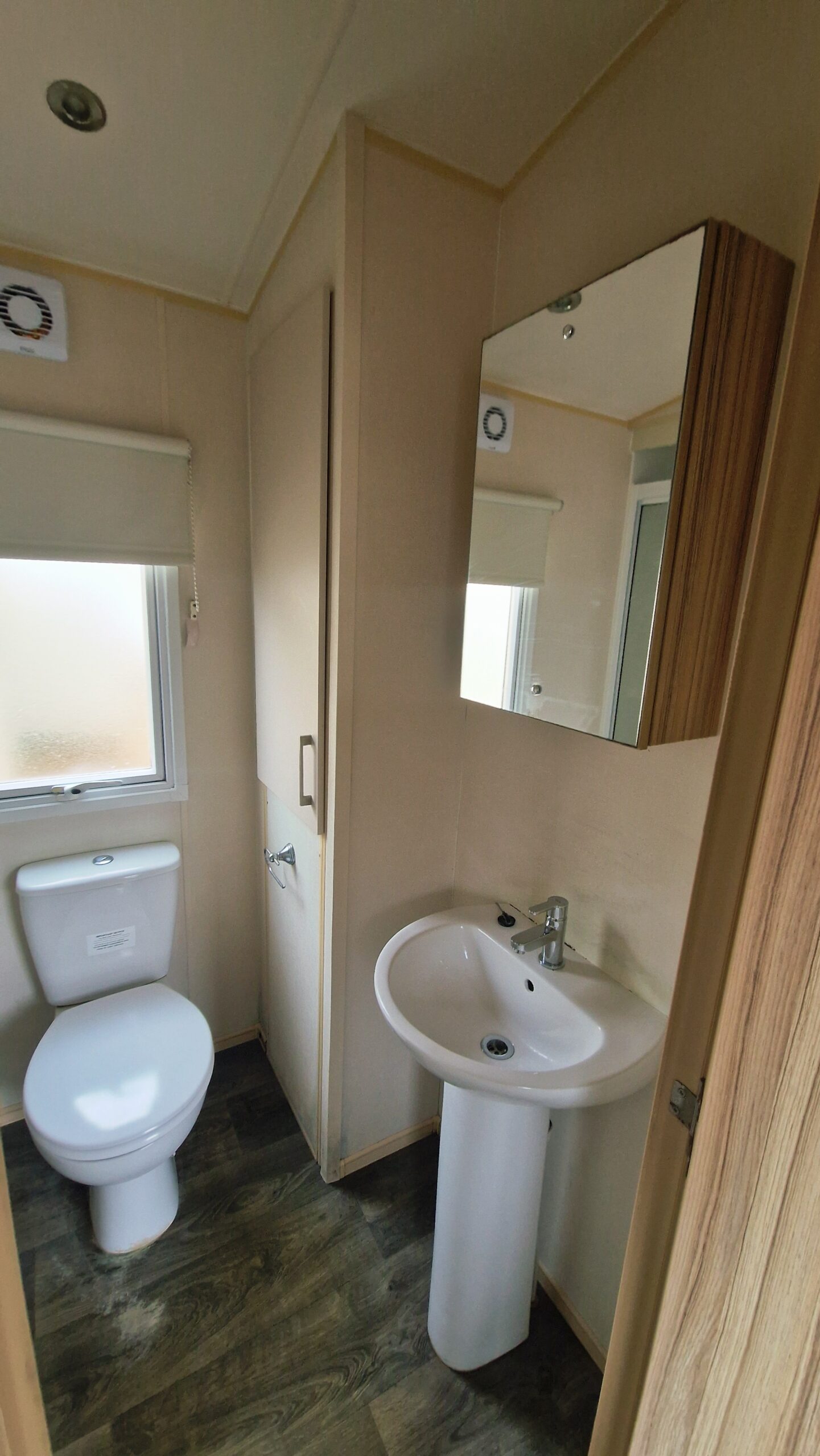 ABI Summer Breeze -10ft wide 3 bed | Winterised Double Glazed & Central Heated - Image 5