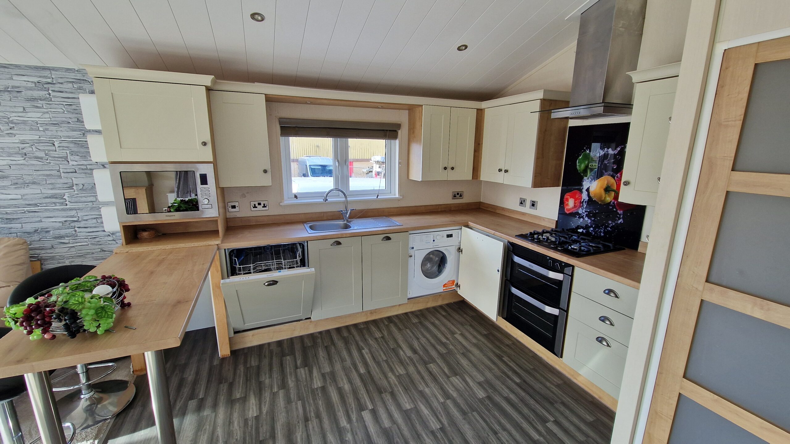 Willerby New England 42x20ft 2 Bed | Double Glazed & Central Heated - Image 11