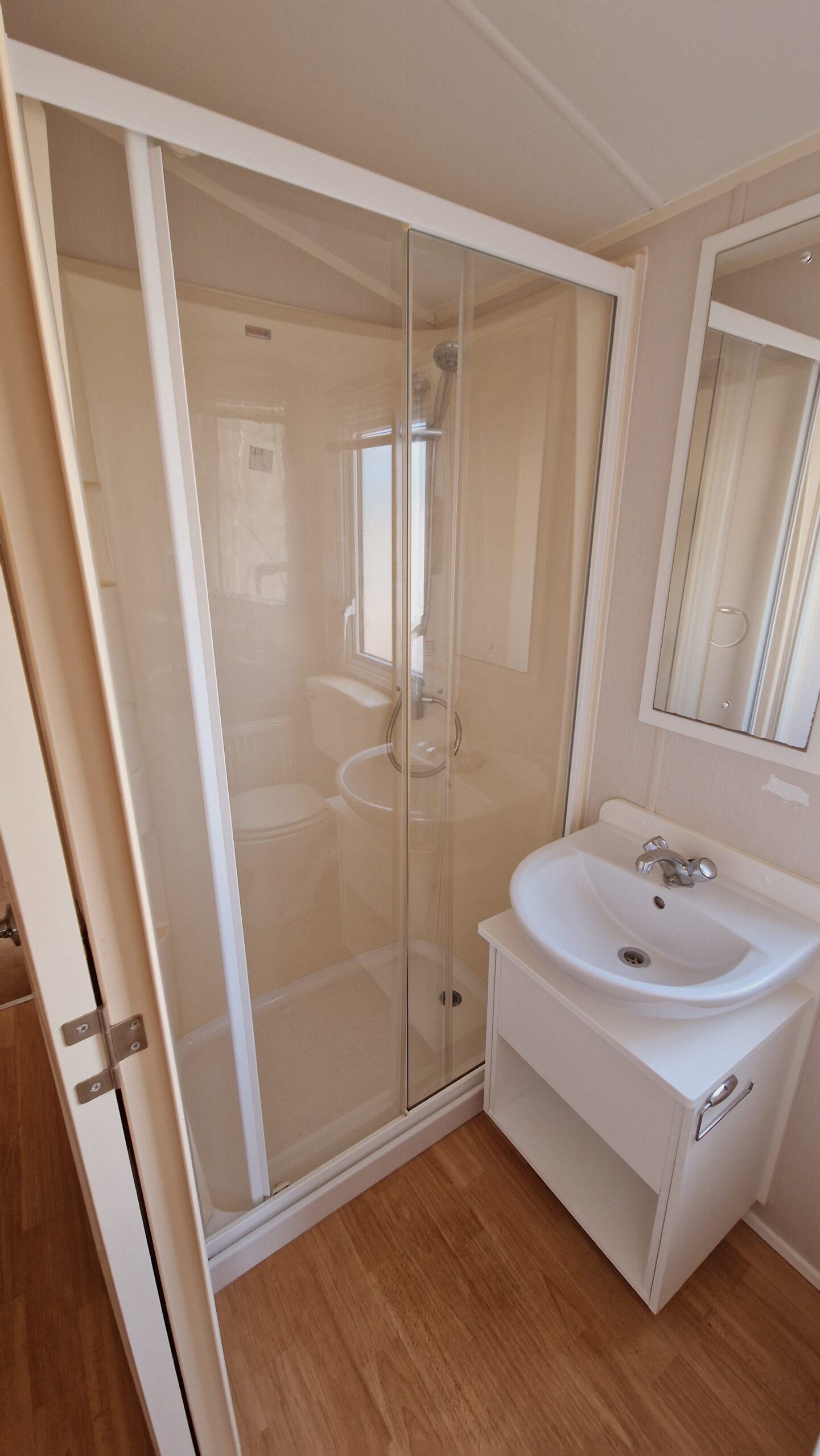 Willerby Caledonia - 36 x 12ft 2 bed | Double Glazed & Central Heated - Image 5
