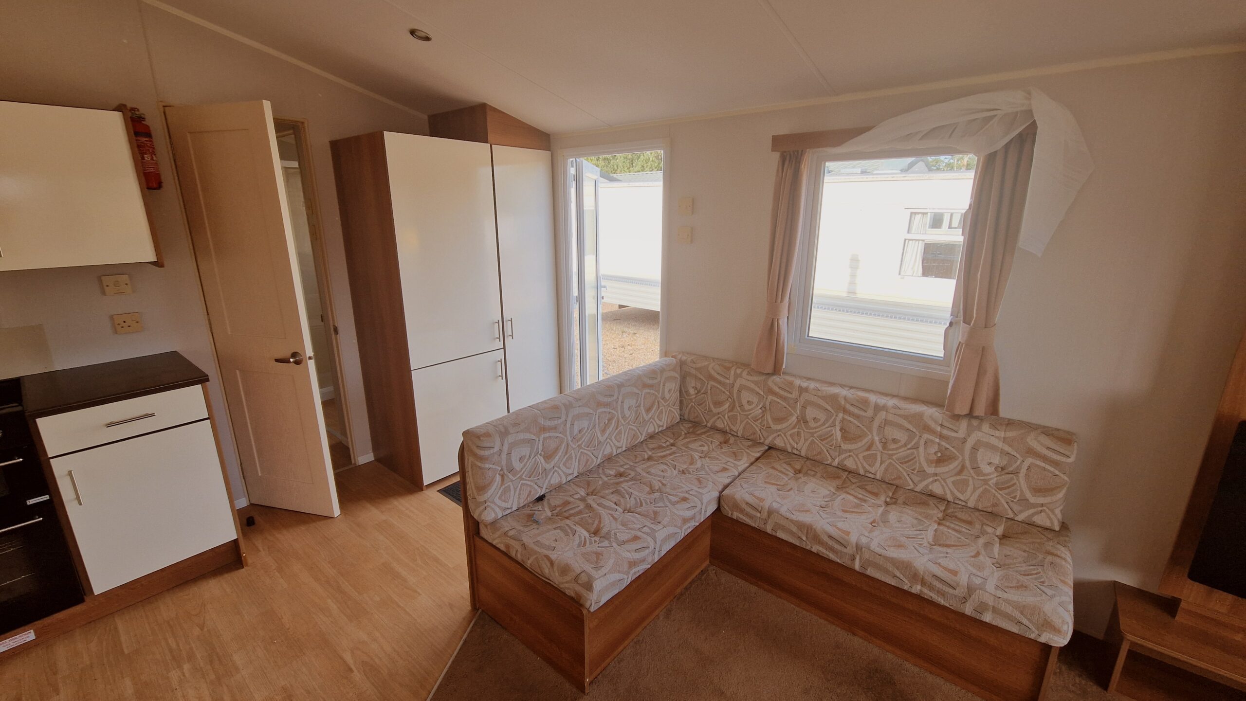 Willerby Caledonia - 36 x 12ft 2 bed | Double Glazed & Central Heated - Image 4
