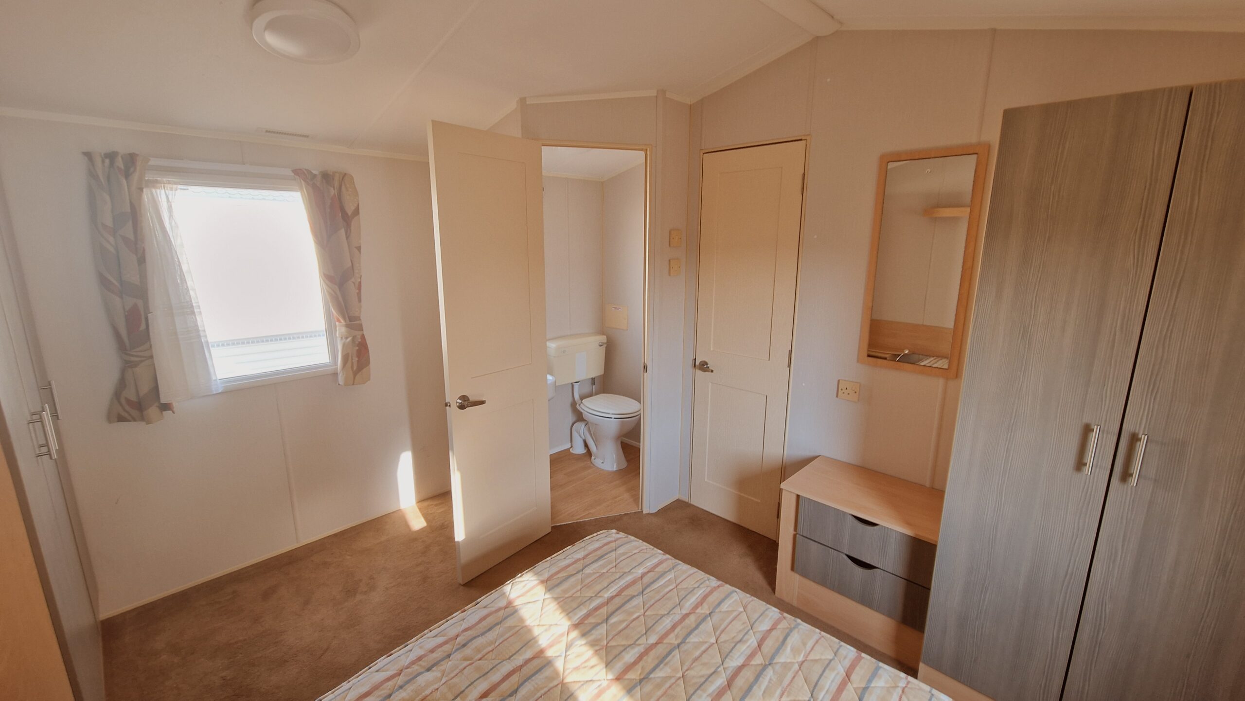 Willerby Caledonia - 36 x 12ft 2 bed | Double Glazed & Central Heated - Image 11