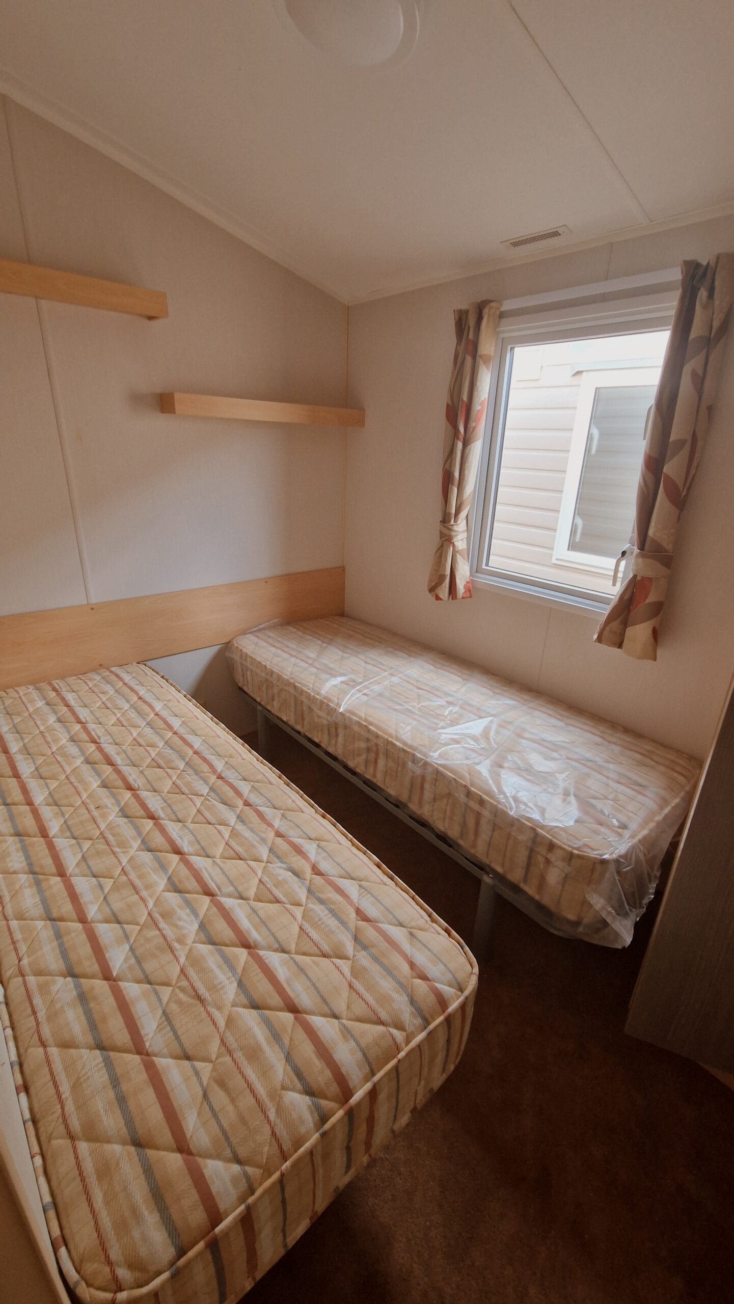 Willerby Caledonia - 36 x 12ft 2 bed | Double Glazed & Central Heated - Image 7