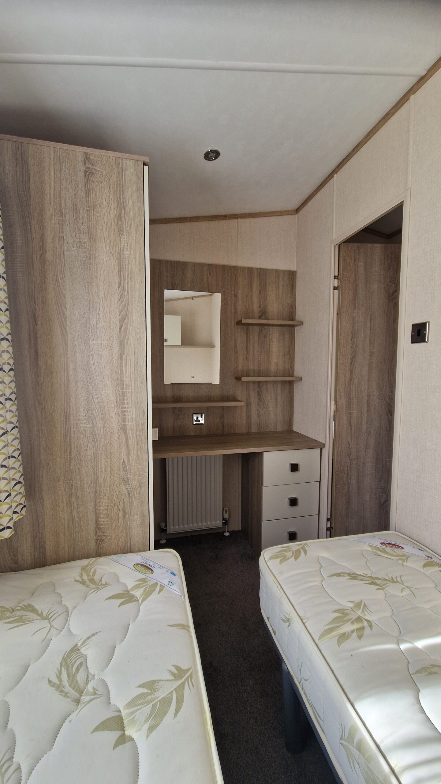 Carnaby Oakdale 37x12ft 2 Bed Double-Glazed Central Heated Static Caravan - Image 7