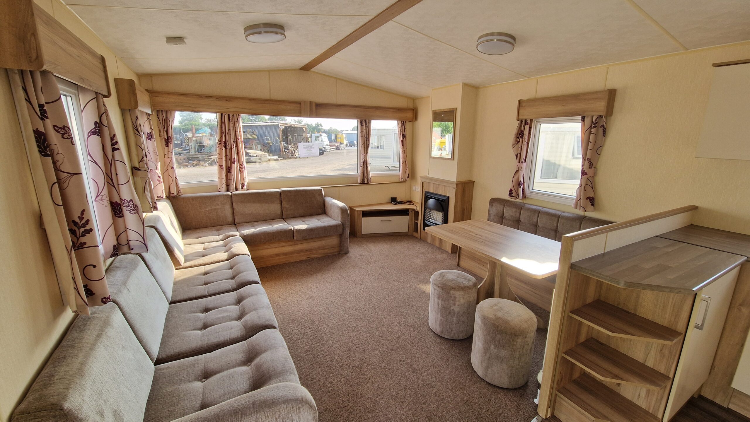 ABI Summer Breeze - 36 x 12ft 2 bed | Double Glazed & Central Heated - Image 2