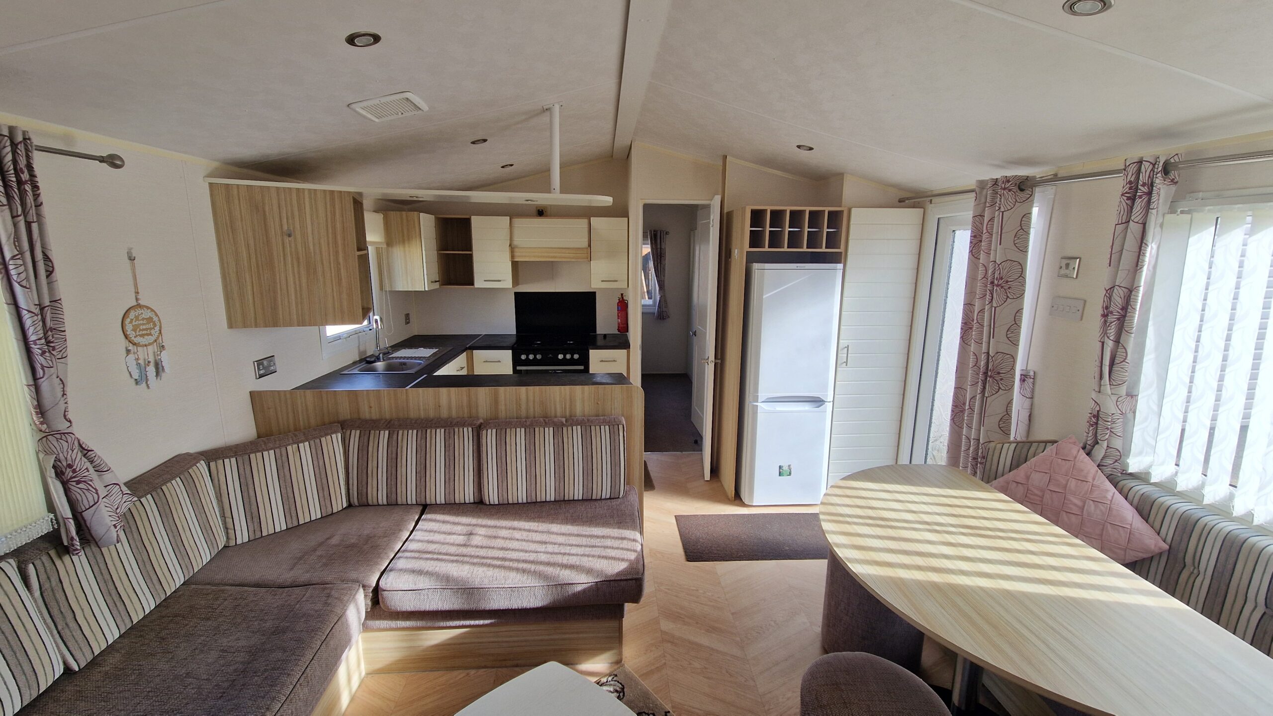 Willerby Villa Centre Lounge - 36x12ft 3 Bed | Static Caravan - Double Glazed - Image 3