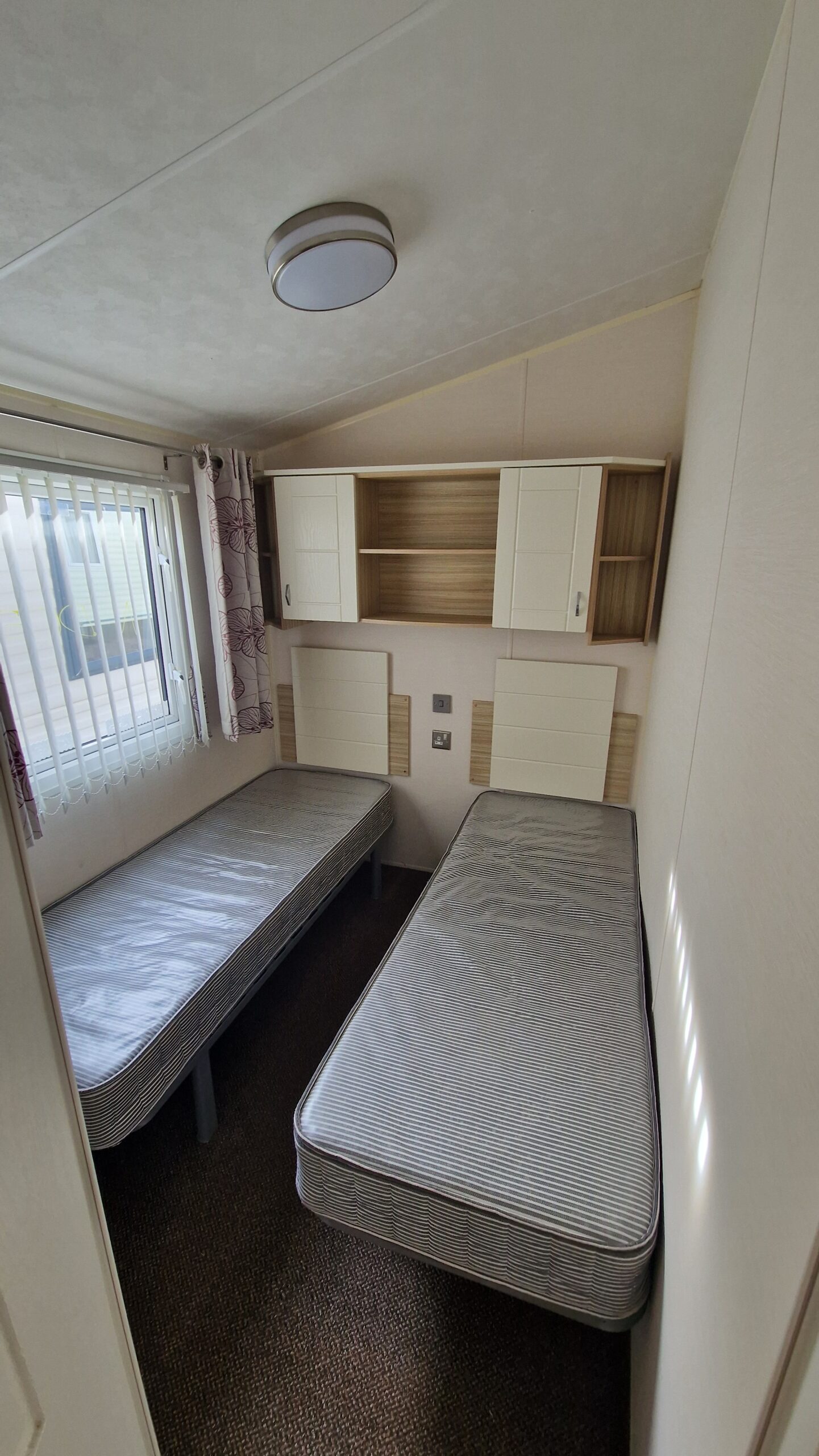 Willerby Villa Centre Lounge - 36x12ft 3 Bed | Static Caravan - Double Glazed - Image 10