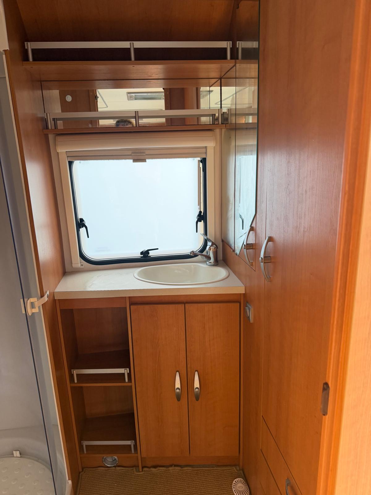Knaus Starclass 21x6 Touring Caravan | 1 Bedroom - Image 9