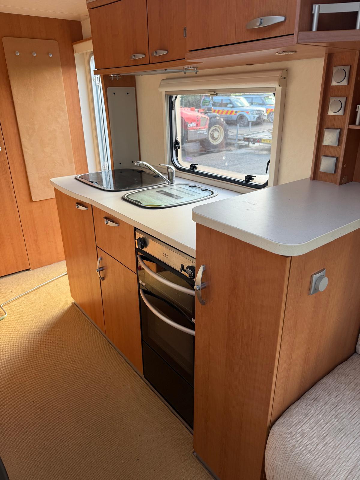 Knaus Starclass 21x6 Touring Caravan | 1 Bedroom - Image 11